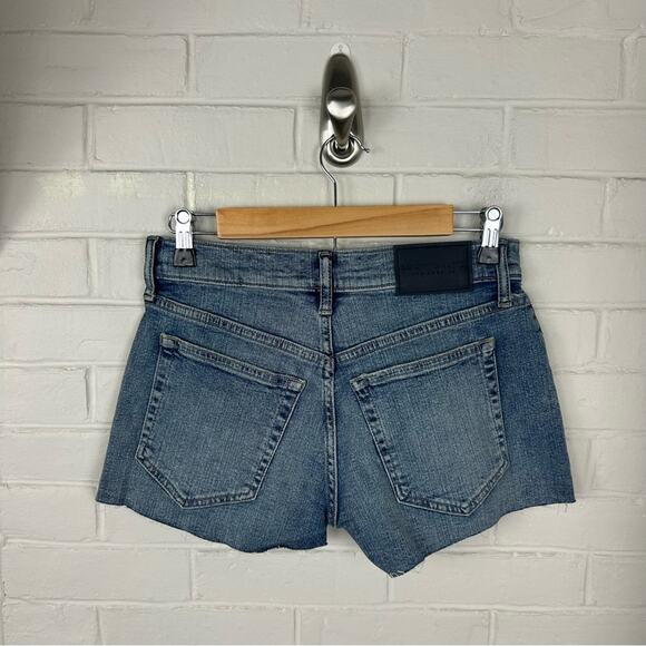 Lucky Brand Mid Rise Denim Boy Short Size 0/25 - Picture 7 of 7